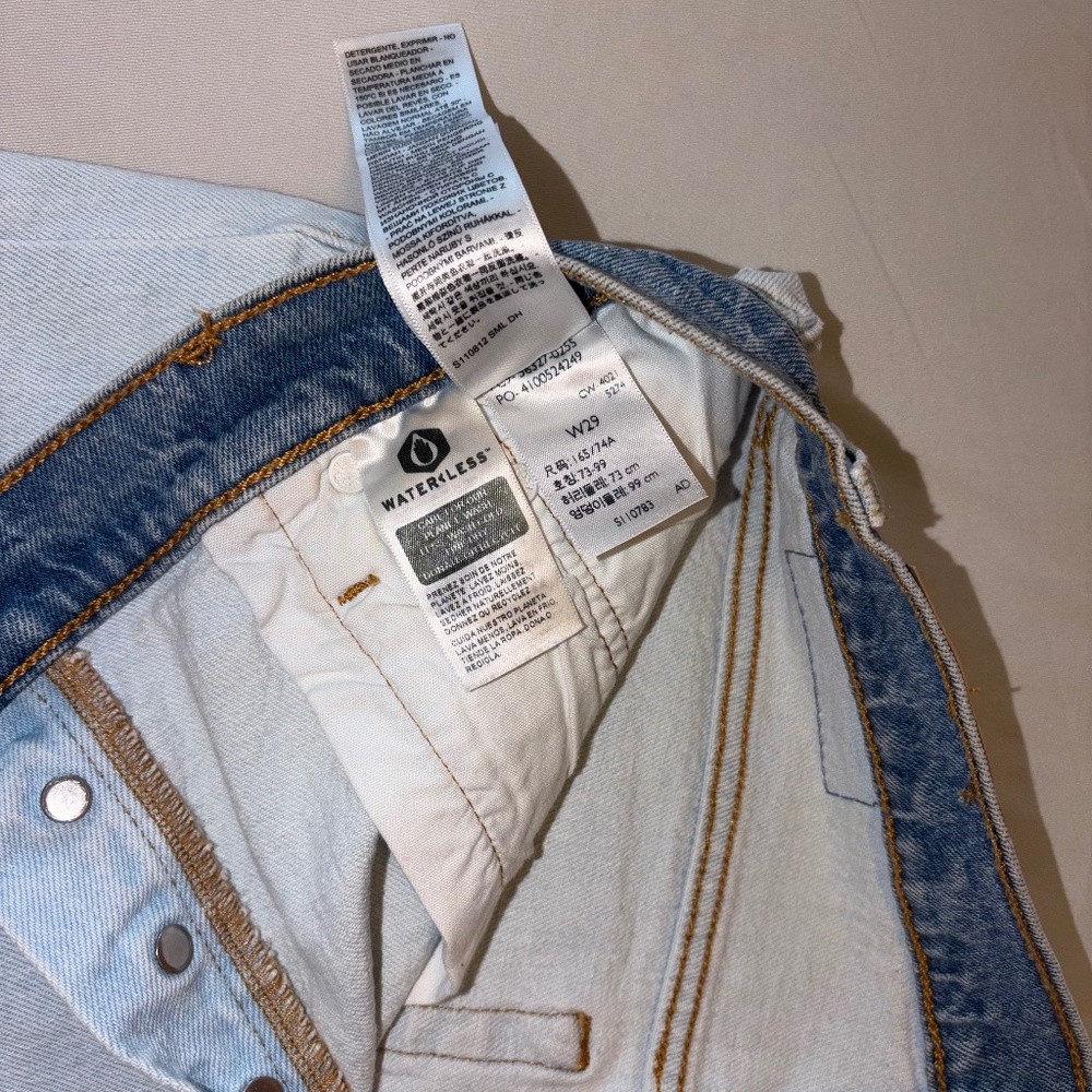 Levi's Two-Tone High-Waist Denim Shorts - Dark Blue & Light Blue - Picture 3 of 5